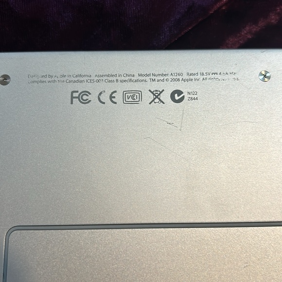 Lot of Apple Products PARTS ONLY 4 MacBooks , 4 chargers, 2 old iPhones - Picture 15 of 16